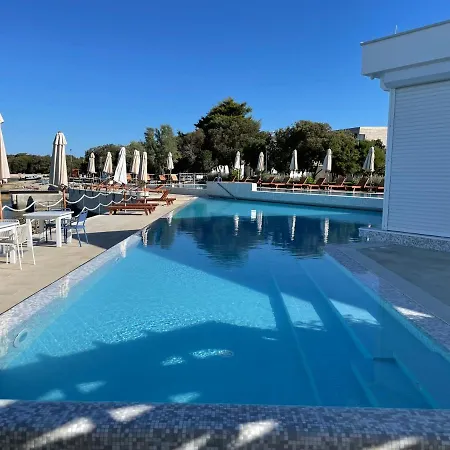 Luxury Two-floor In With Garden And Pool Apartment