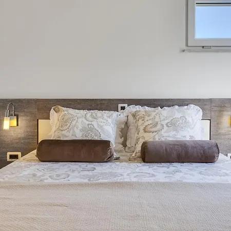 Apartment Luxury Two-floor In With Garden And Pool *