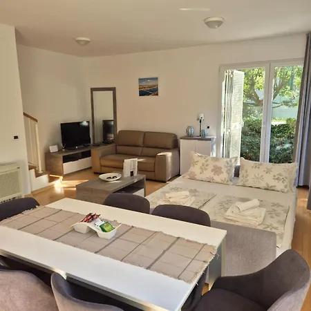 Luxury Two-floor In With Garden And Pool