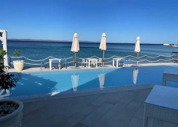Luxury Two-floor In With Garden And Pool *