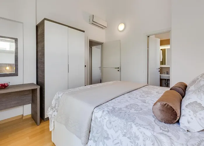 Luxury Two-floor In With Garden And Pool 佩特坎内