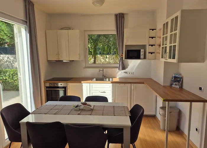 דירה Luxury Two-floor In With Garden And Pool פטרצ'אנה
