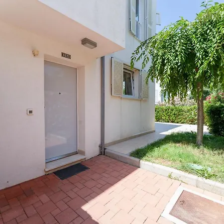 Luxury Two-floor In With Garden And Pool Petrcane