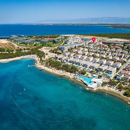 Luxury Two-floor In With Garden And Pool Διαμέρισμα *