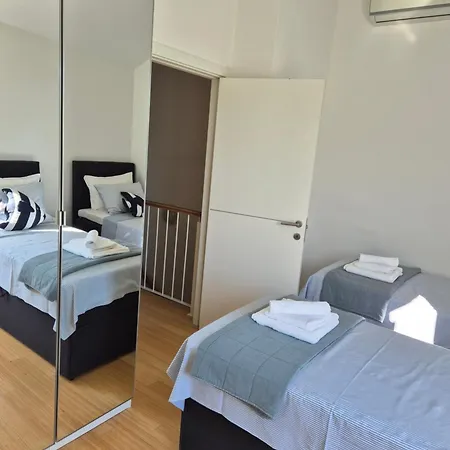 Luxury Two-floor In With Garden And Pool * Petrcane
