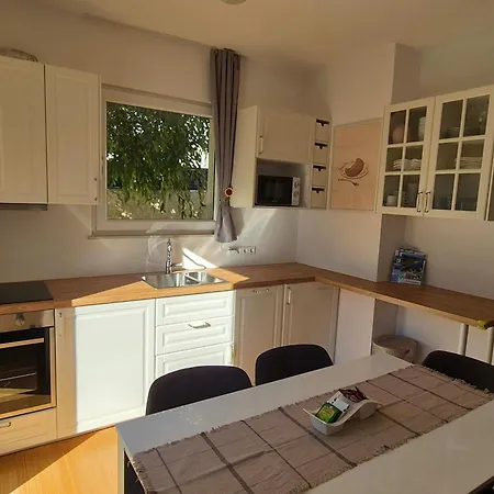 Apartmán Luxury Two-floor In With Garden And Pool Petrcane