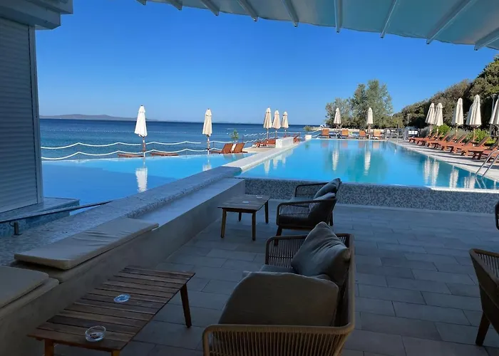 Apartman Luxury Two-floor In With Garden And Pool Petrcane