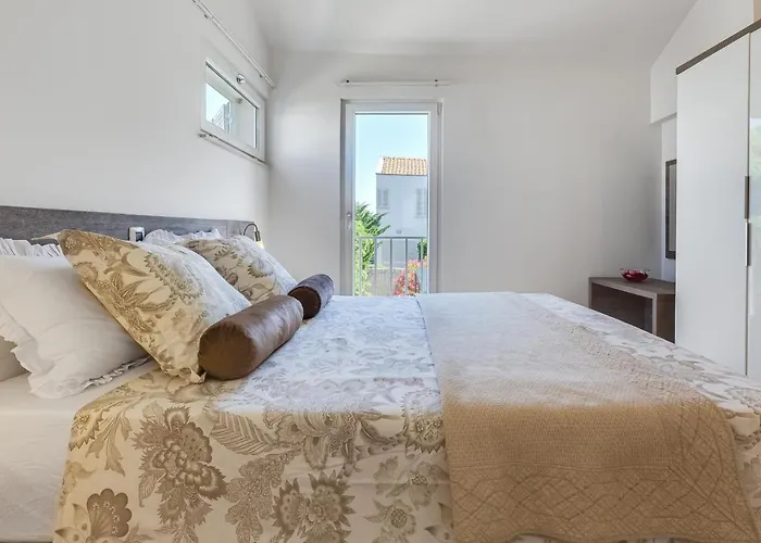 Διαμέρισμα Luxury Two-floor In With Garden And Pool