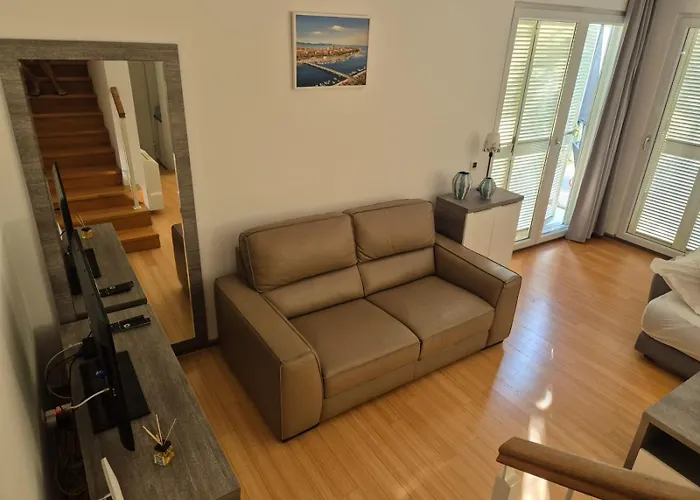 Appartamento Luxury Two-floor In With Garden And Pool
